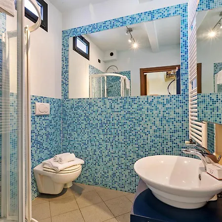 Apartman Mako - 800m From The - Happy