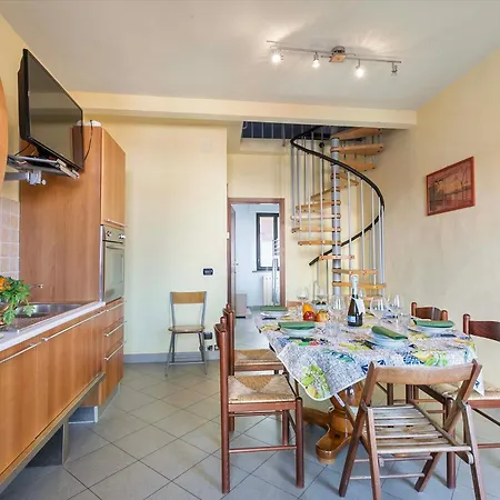 Apartman Mako - 800m From The - Happy